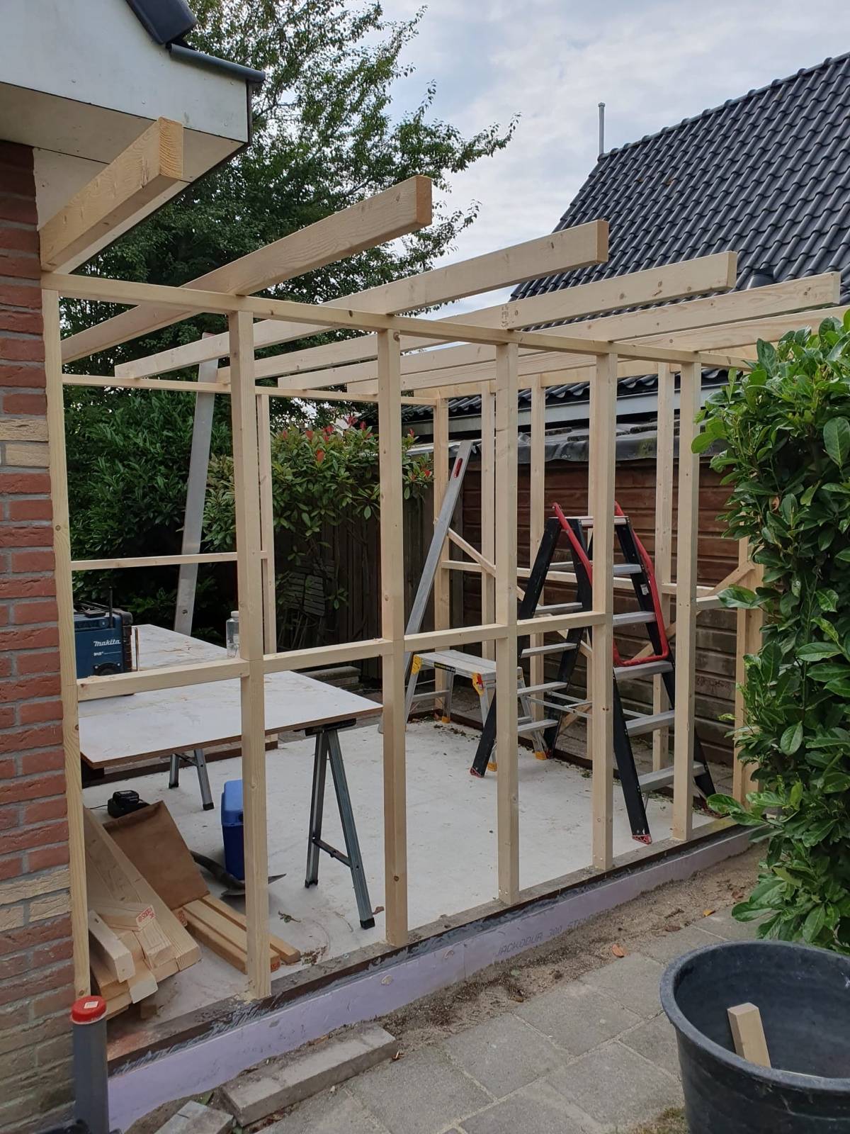 Garden room framed in timber, before the cladding